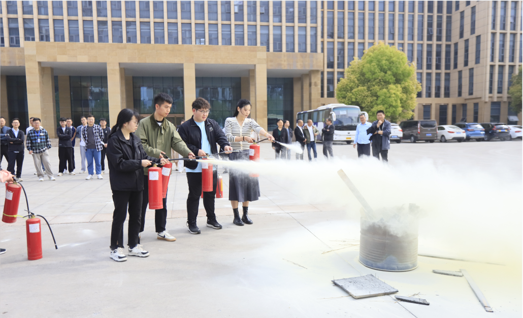 增強(qiáng)消防意識(shí)，筑牢安全底線丨花花牛乳業(yè)集團(tuán)組織消防應(yīng)急演練