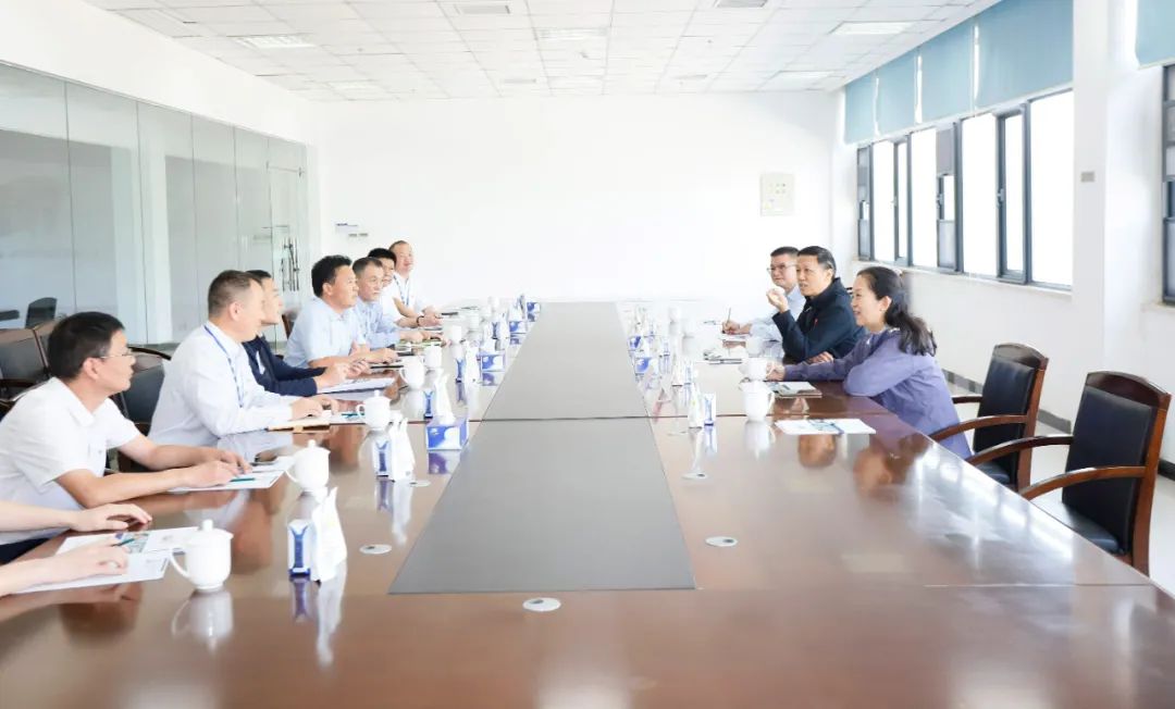 快樂過“雙節(jié)”，安全不放假｜河南農(nóng)投集團黨委書記、董事長李曉寰一行蒞臨花花牛乳業(yè)集團開展“雙節(jié)”安全生產(chǎn)大檢查活動并慰問一線職工、