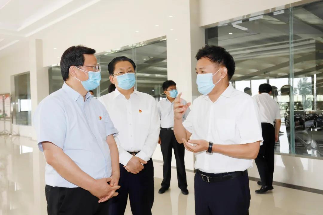 快訊 | 河南省委常委、省紀委書記、省監(jiān)委主任任正曉蒞臨花花牛乳業(yè)集團新蔡瑞亞牧場調(diào)研