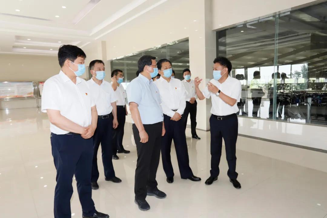 快訊 | 河南省委常委、省紀委書記、省監(jiān)委主任任正曉蒞臨花花牛乳業(yè)集團新蔡瑞亞牧場調(diào)研