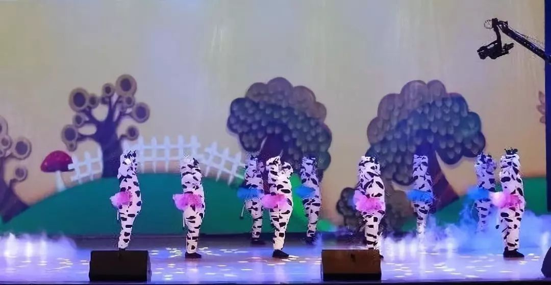 “贏在2019”，花花牛乳業(yè)集團2019年新春晚會盛大開幕