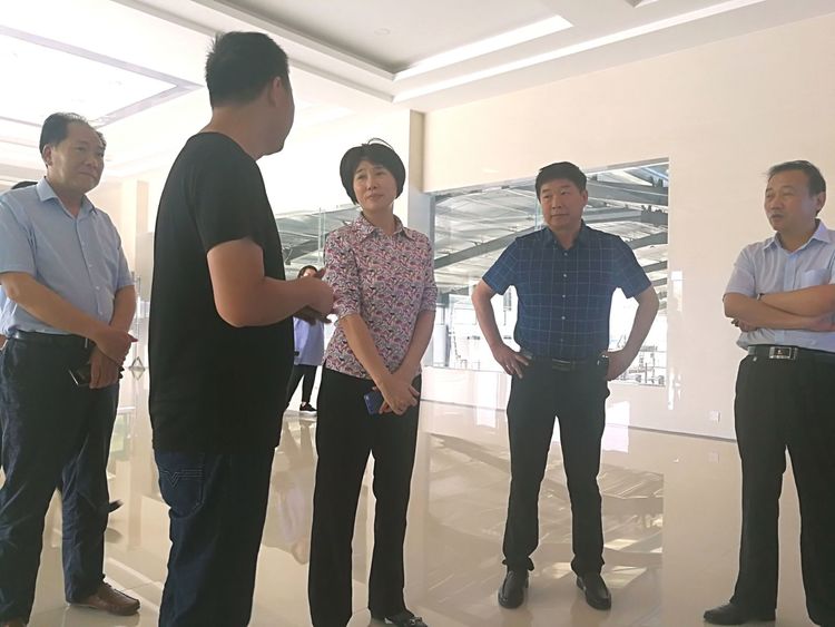駐馬店市委常委、統(tǒng)戰(zhàn)部長姚新文 蒞臨花花牛乳業(yè)集團(tuán)總部調(diào)研